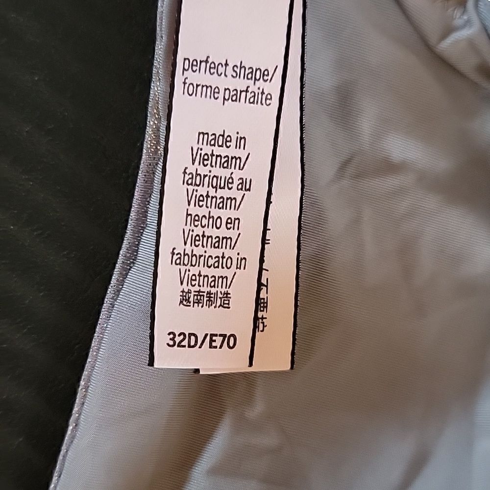 Victoria's Secret Bra - Picture 5 of 5